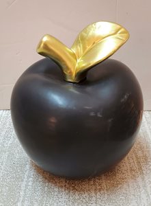 תפוח שחור עלה זהב גדול