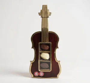 מארז פרלינים כינור.